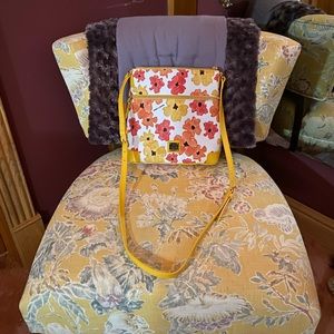 NWOT-crossbody/shoulder bag. Excellent condition